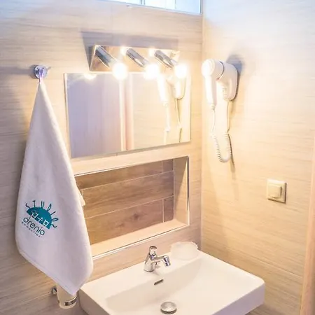 Drenia Apartman Amulianí