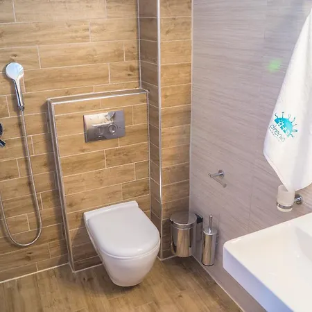 Drenia Apartman Amulianí