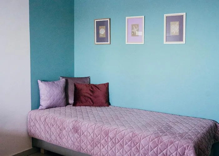 Drenia Apartman Amulianí
